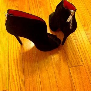 Black booties size 6